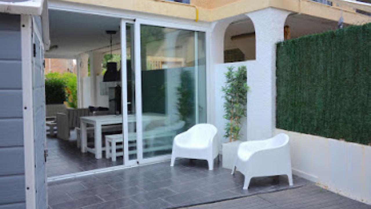Beach House Castelldefels Buitenkant foto