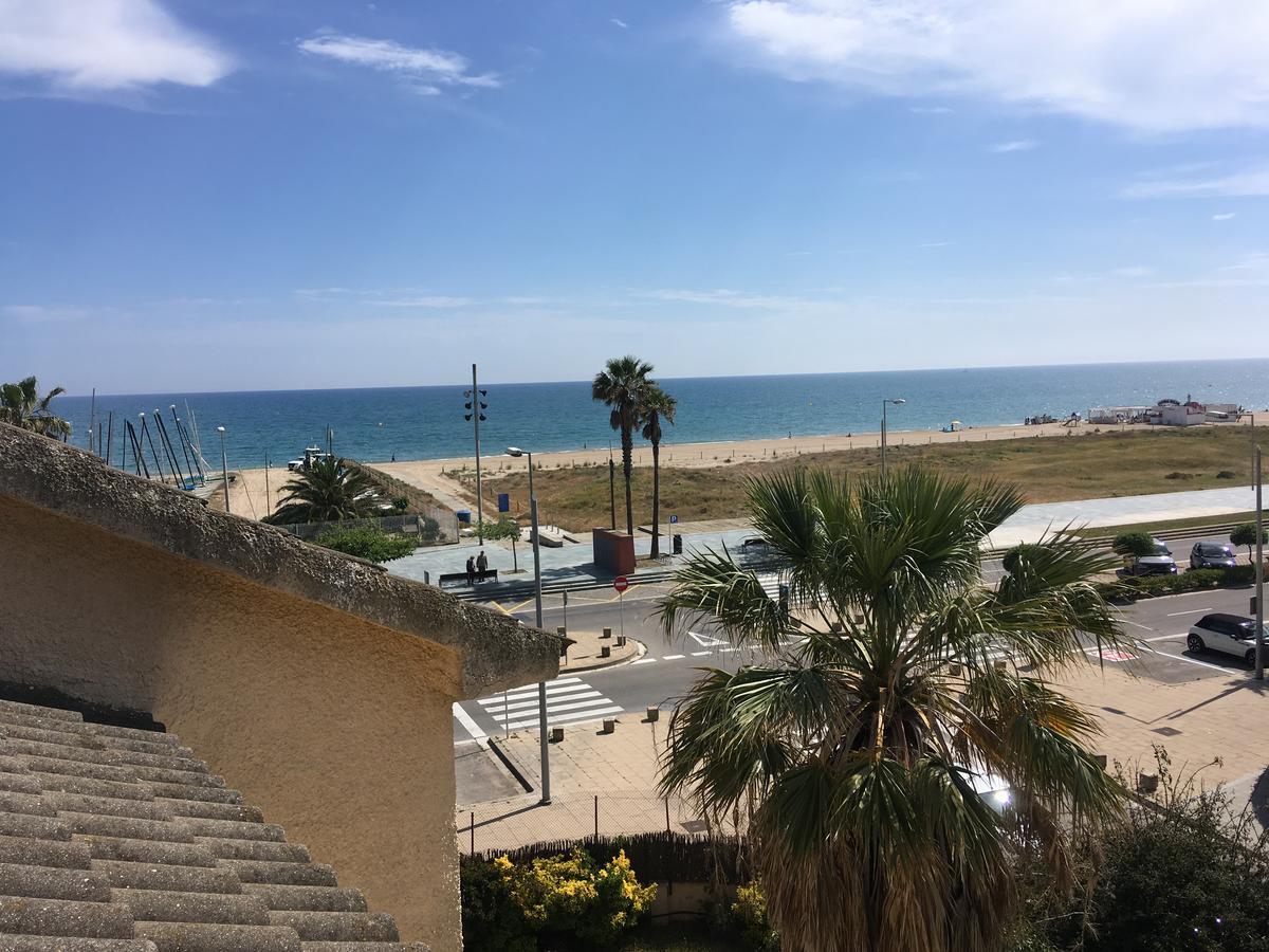 Beach House Castelldefels Buitenkant foto